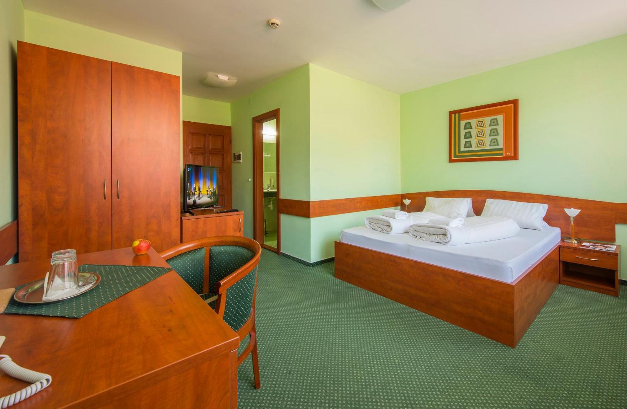 Hotel Polovnik Demanovska Dolina Ngoại thất bức ảnh