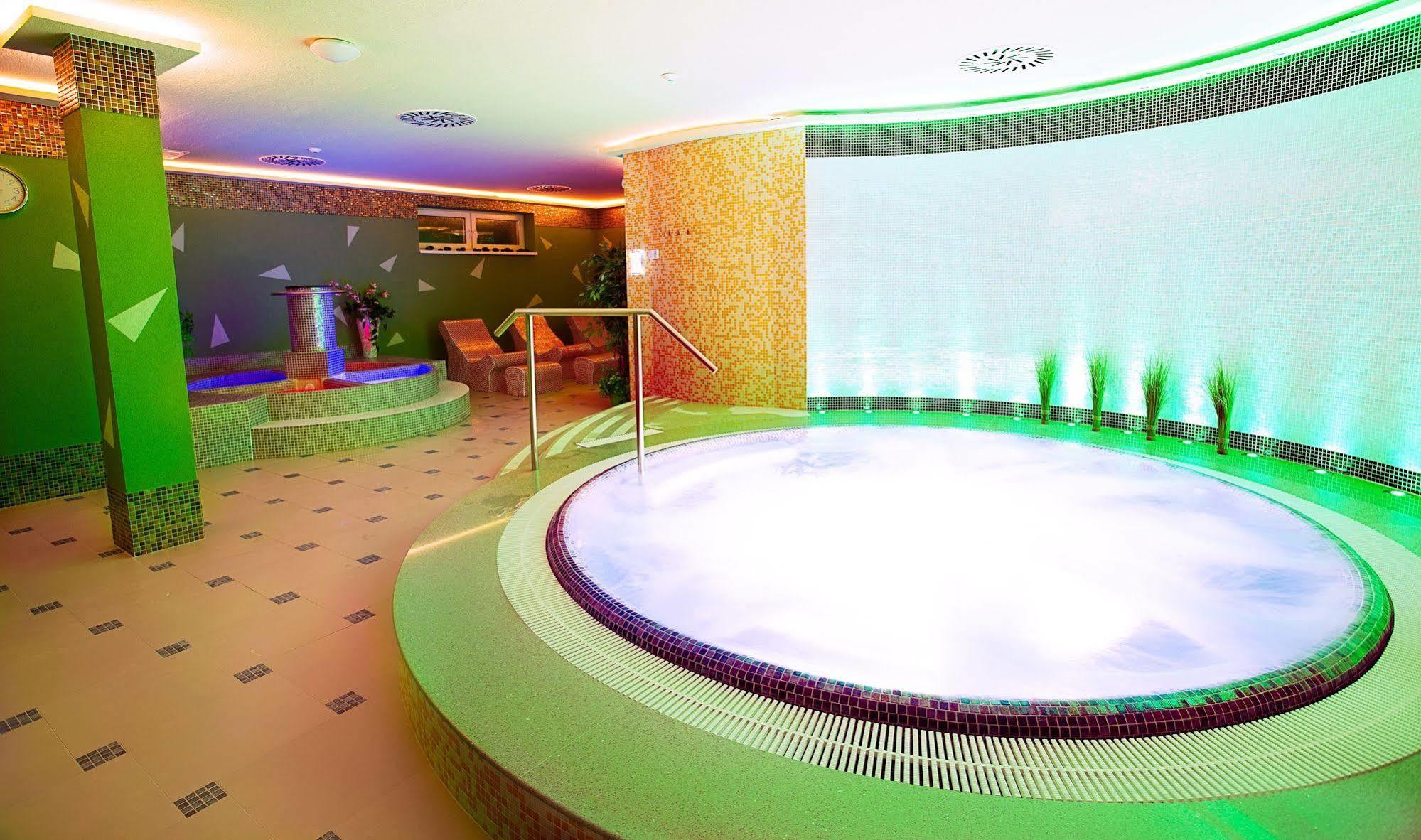 Hotel Polovnik Demanovska Dolina Ngoại thất bức ảnh